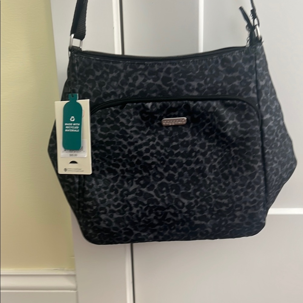 Baggallini Joey large hobo
Black leopard print
